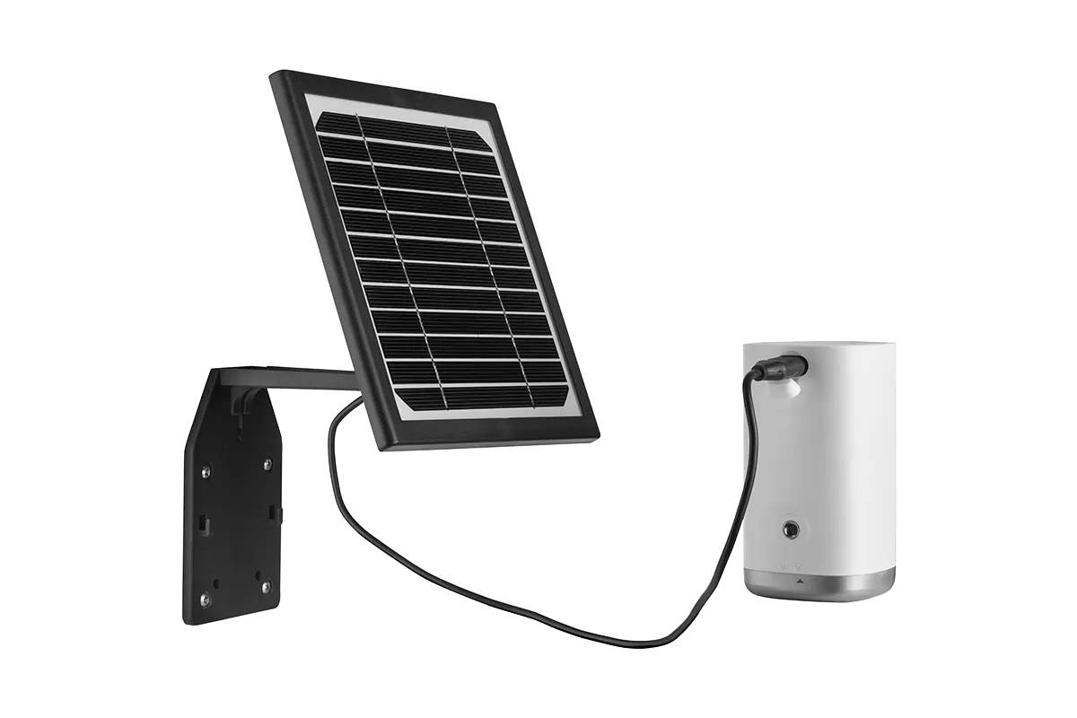 Lorex 2K Spotlight Indoor/Outdoor Battery Security Camera with Solar Panel