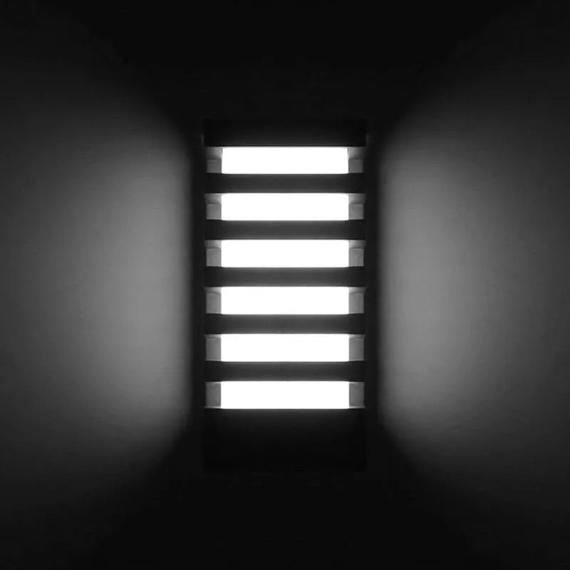 Minimalistic Striped Design Outdoor LED Wall Lamp