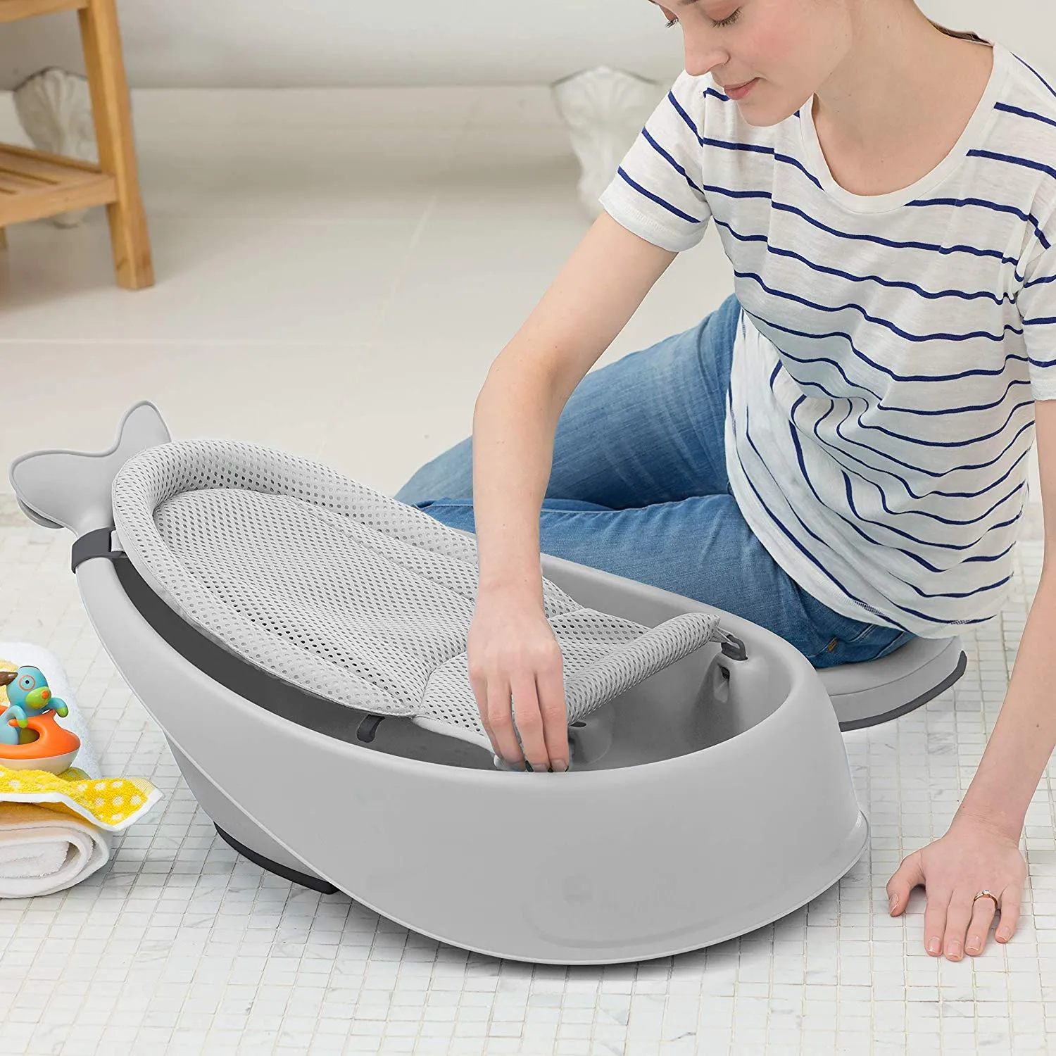 Skip Hop Moby Smart Sling 3-Stage Tub- Grey