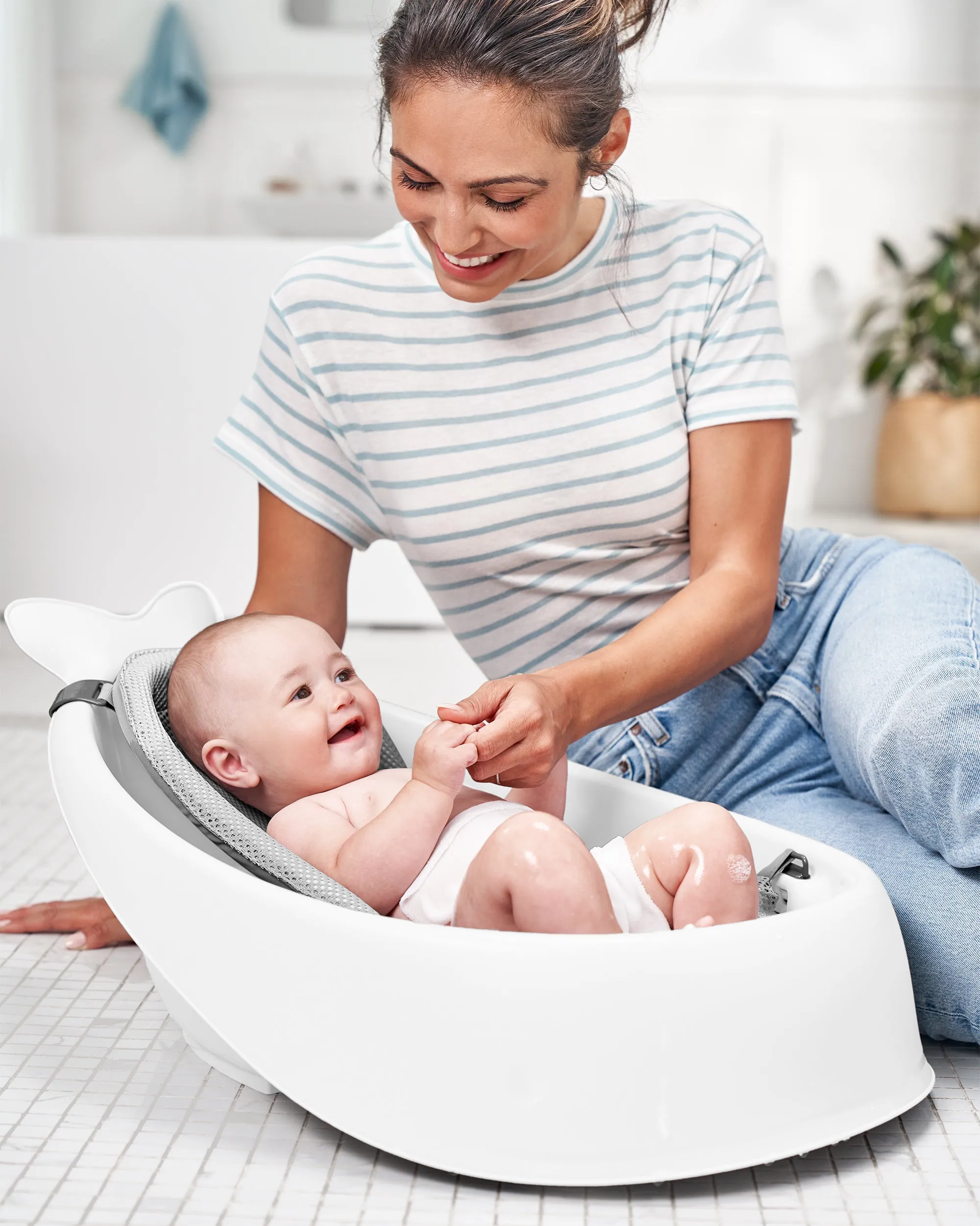 Skip Hop Moby Smart Sling 3 Stage Tub - White